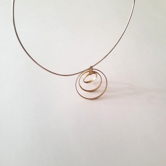 Metal Rings Necklace - Picture 2 of 4